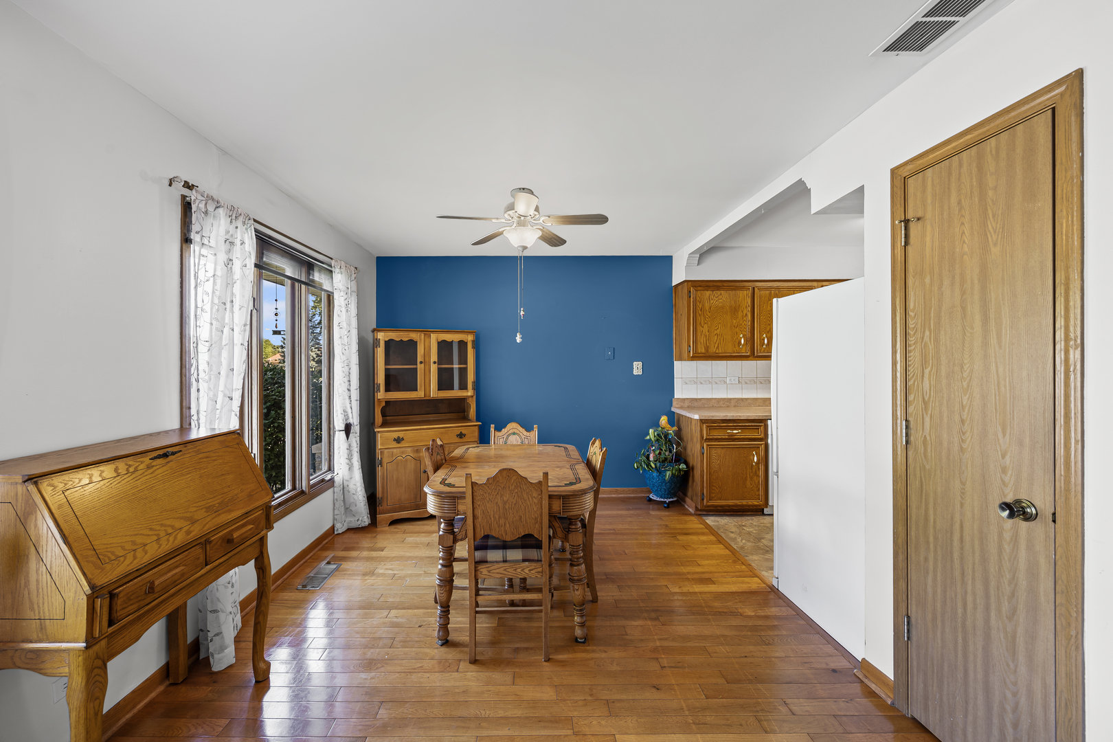 15311 Creekside Drive, Oak Forest, IL 60452