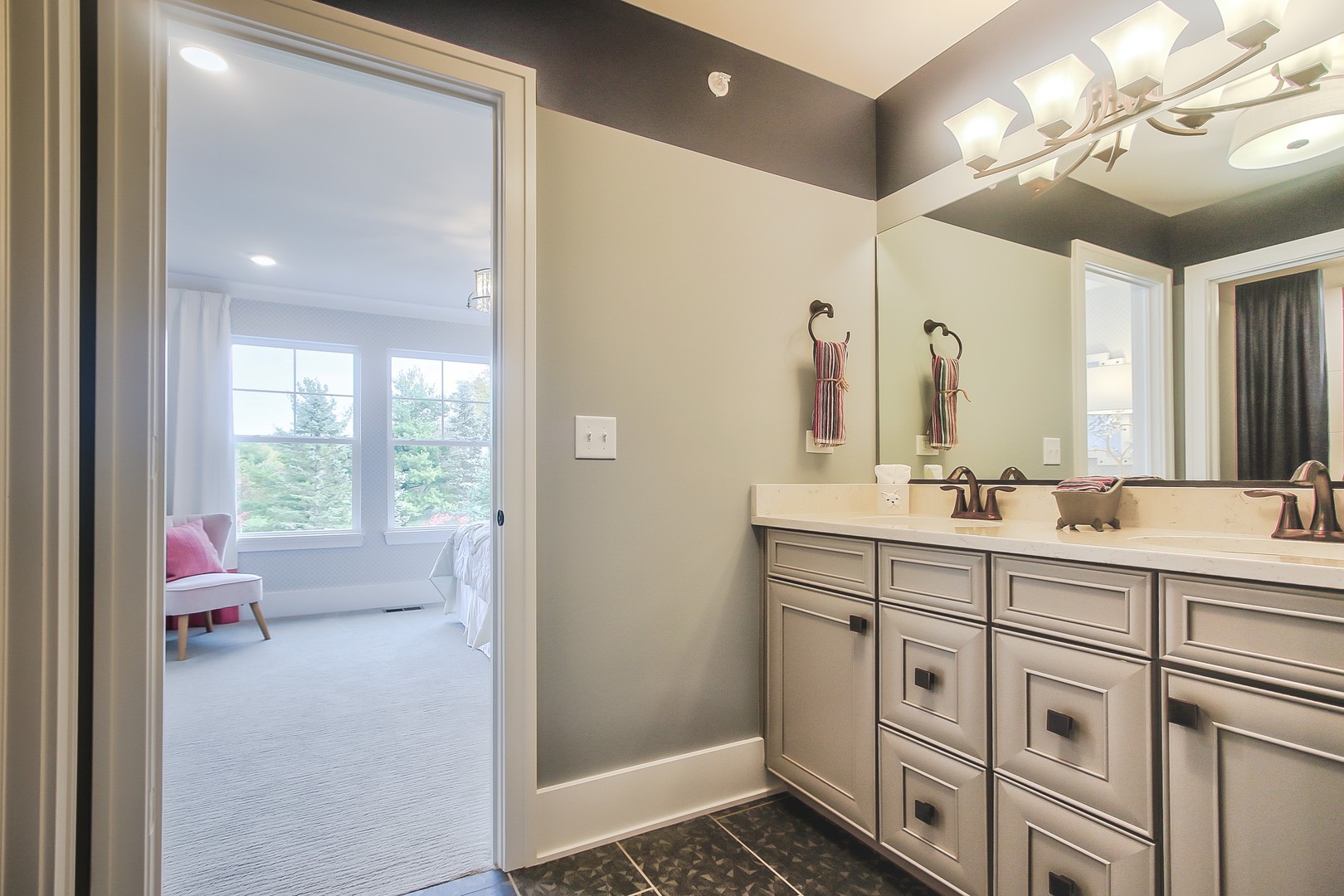 2 Hawthorn Ridge Drive, Hawthorn Woods, IL 60047