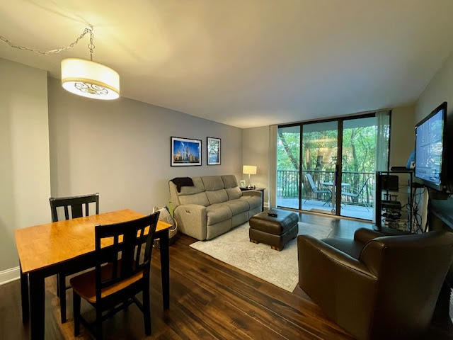 509 AURORA Avenue #308, Naperville, IL 60540