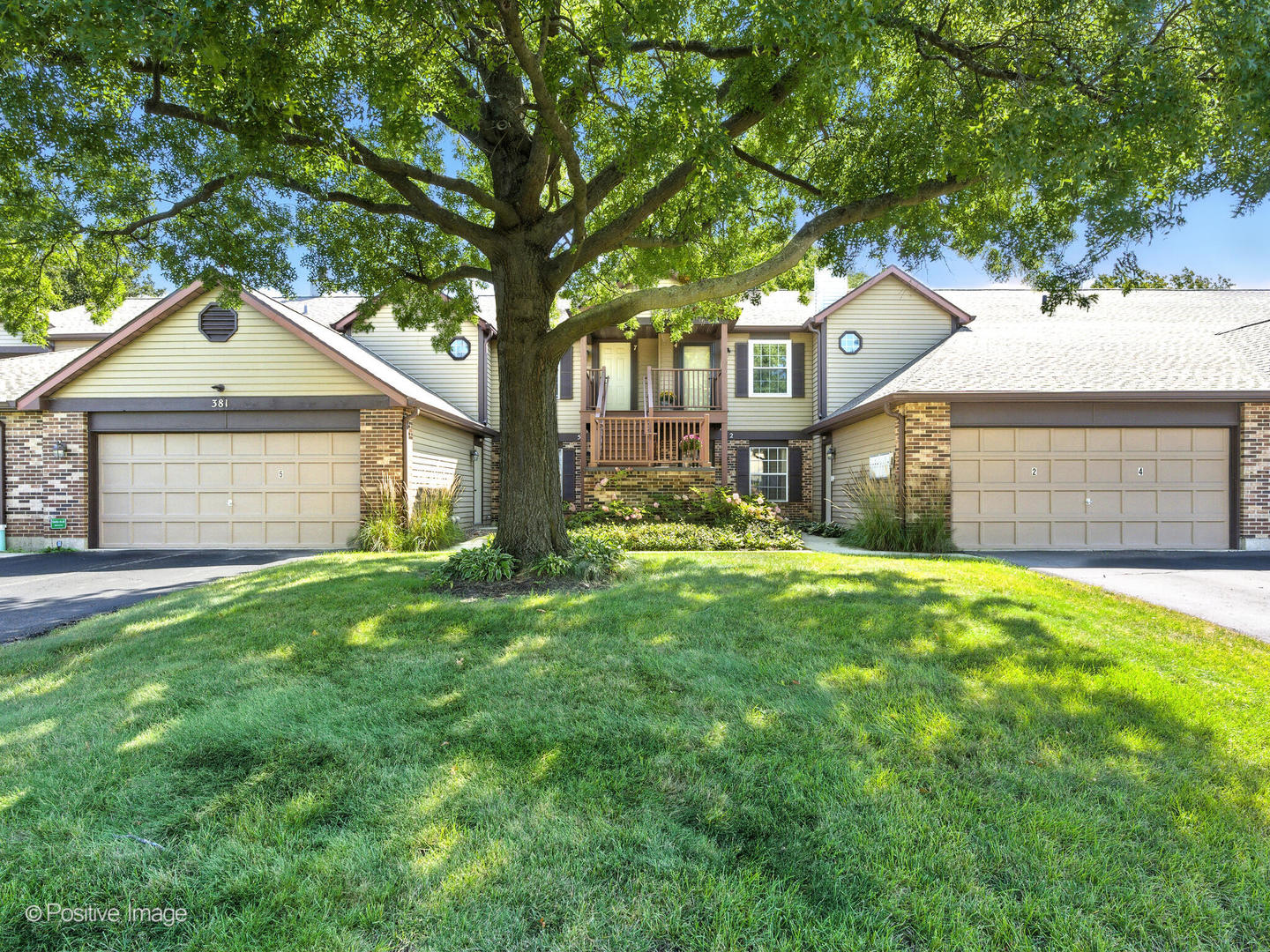 383 Sandhurst Circle #4, Glen Ellyn, IL 60137