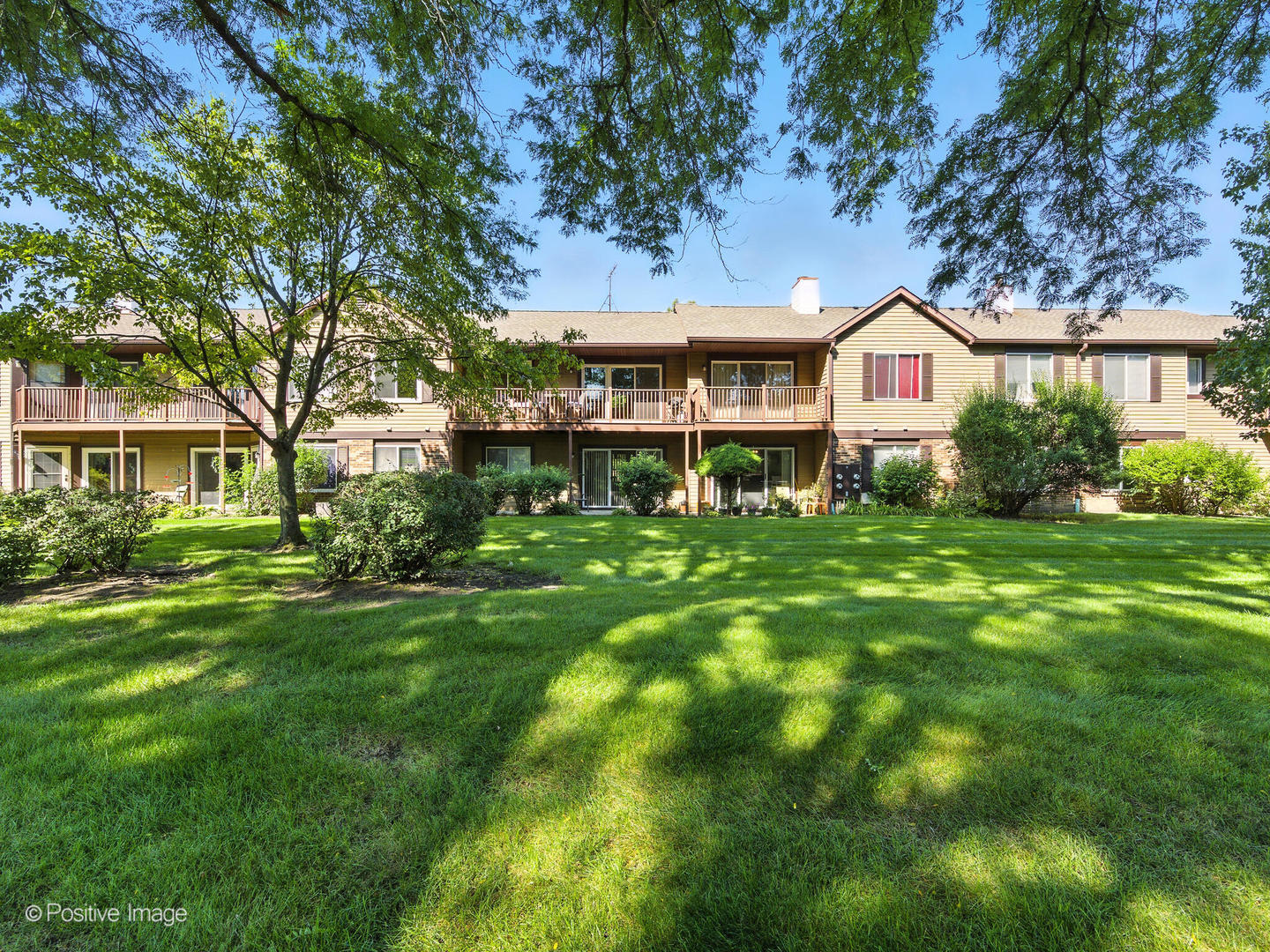 383 Sandhurst Circle #4, Glen Ellyn, IL 60137