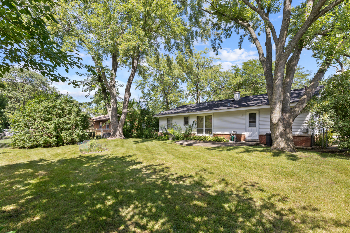 550 Ridge Avenue, Elk Grove Village, IL 60007