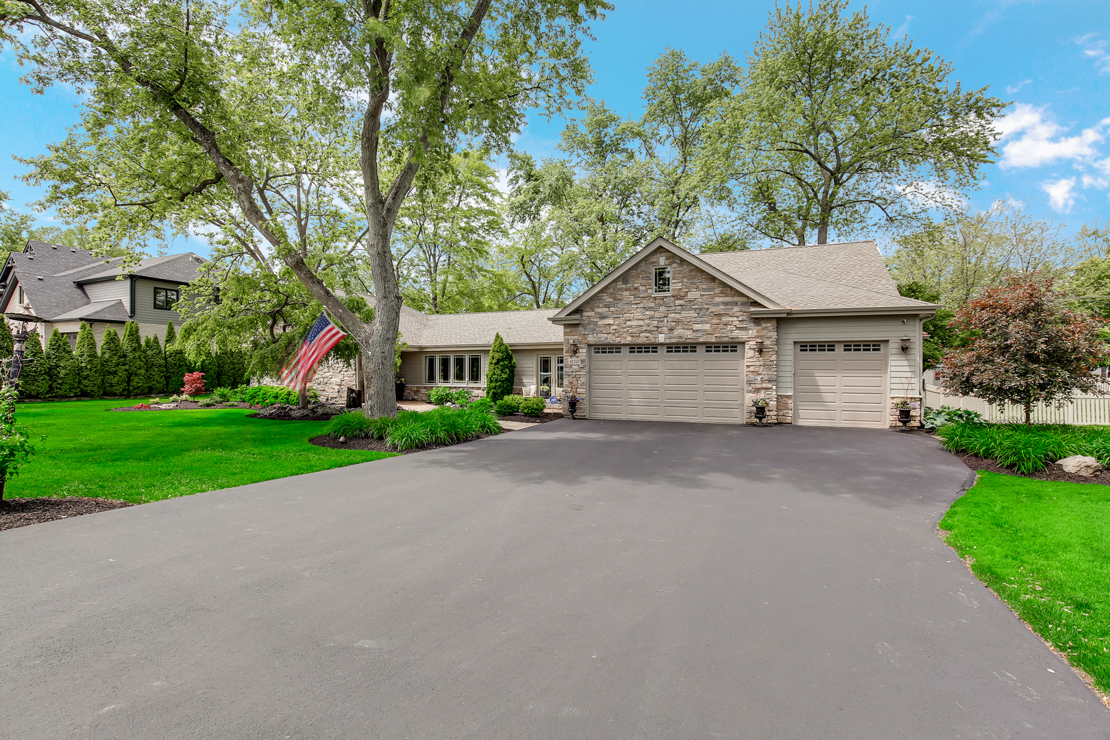 12332 S Richard Avenue, Palos Heights, IL 60463