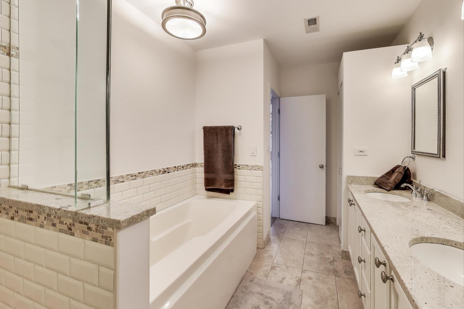 360 W Illinois Street #503, Chicago, IL 60654