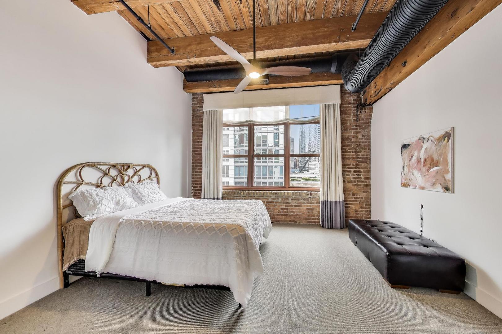 360 W Illinois Street #503, Chicago, IL 60654