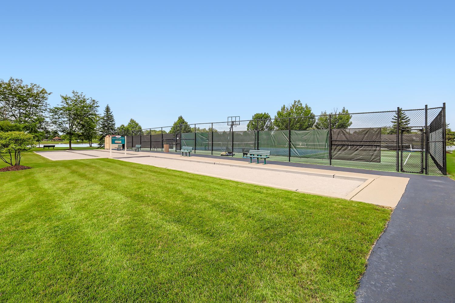 21208 Montclare Lake Drive, Crest Hill, IL 60403