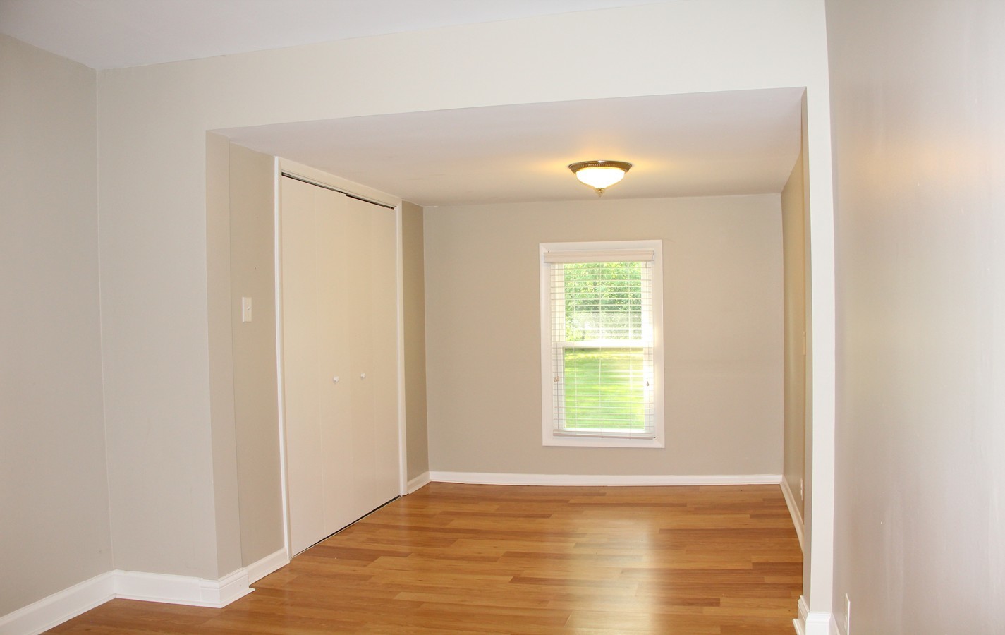 121 68th Street, Darien, IL 60561