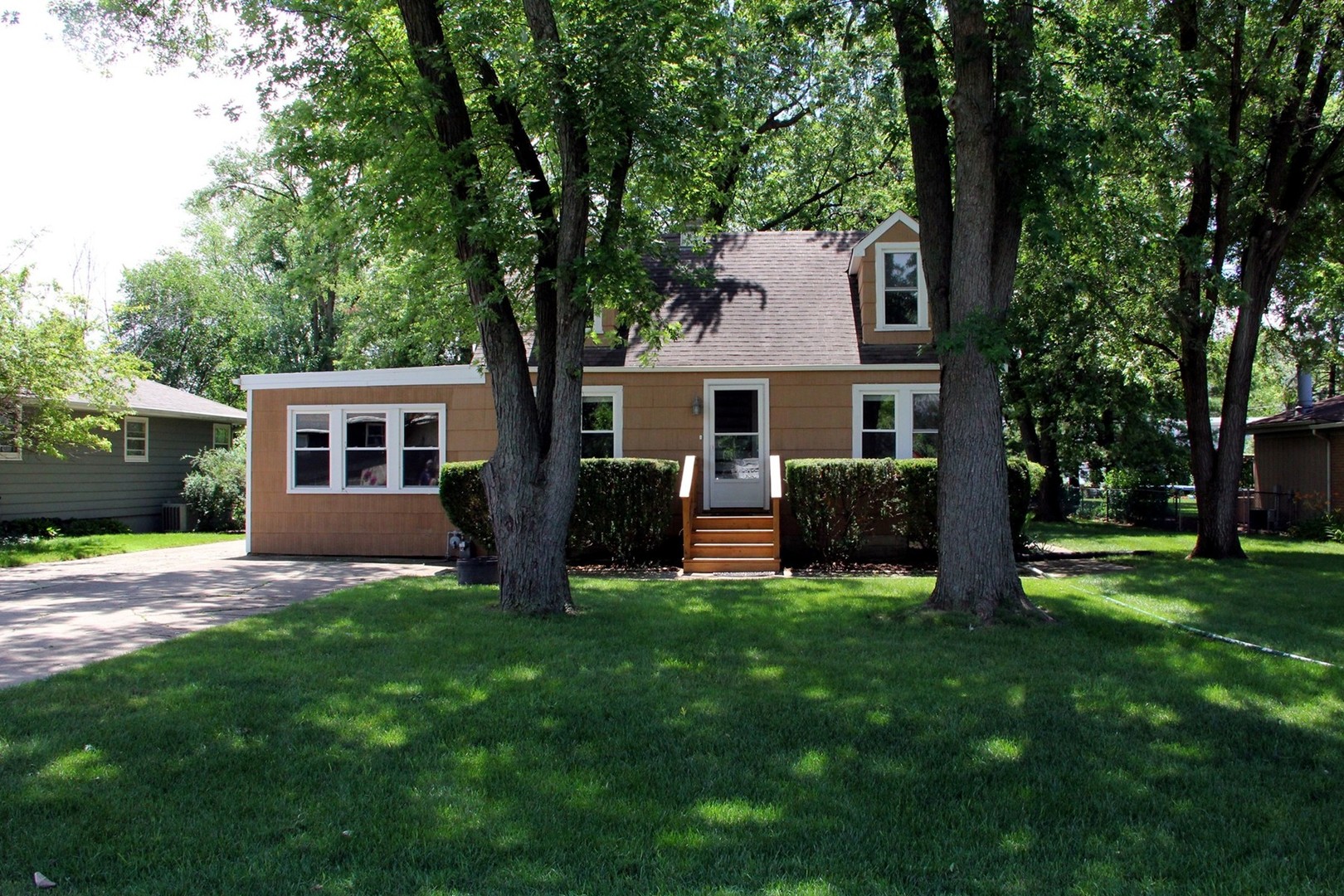 121 68th Street, Darien, IL 60561