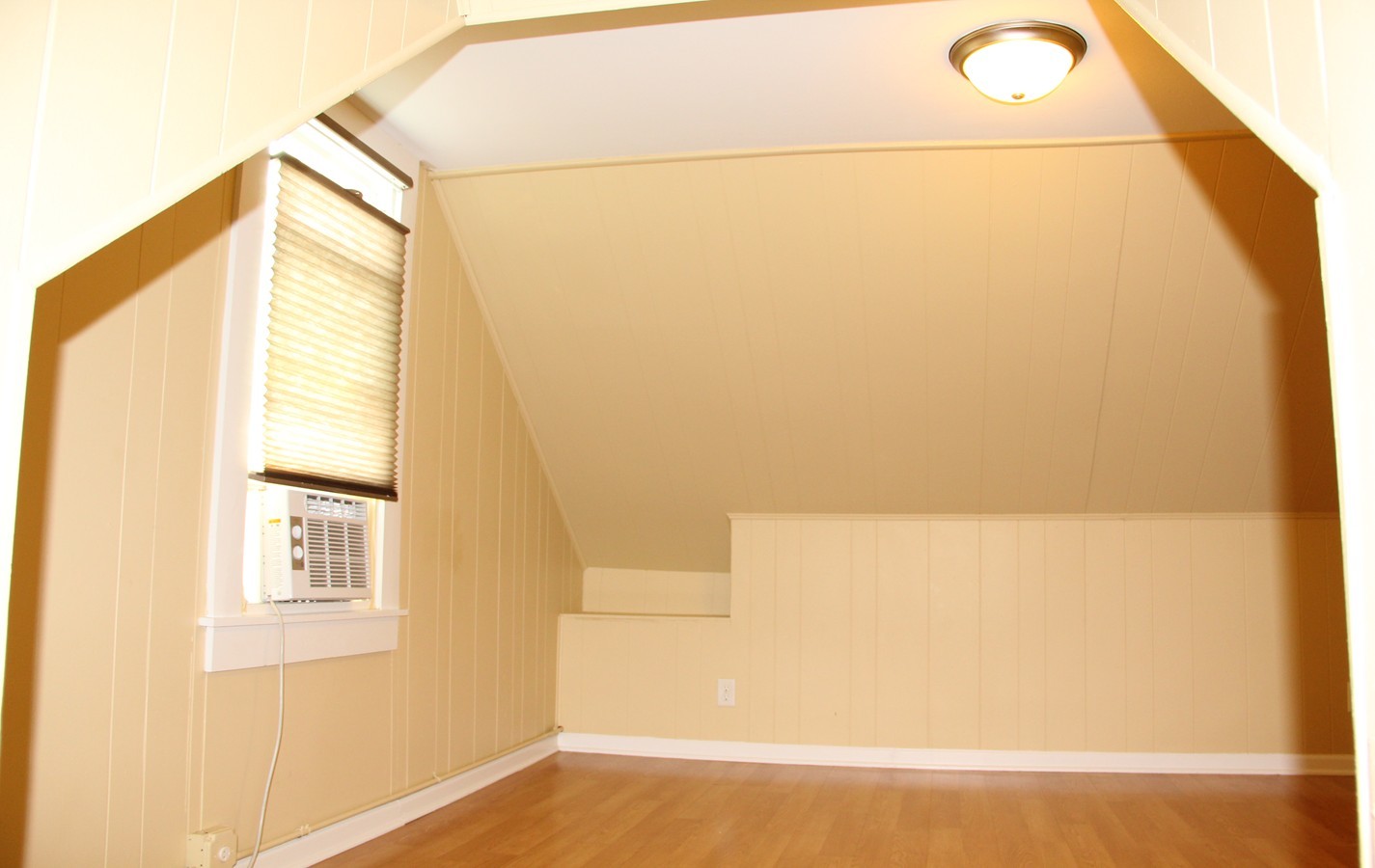 121 68th Street, Darien, IL 60561