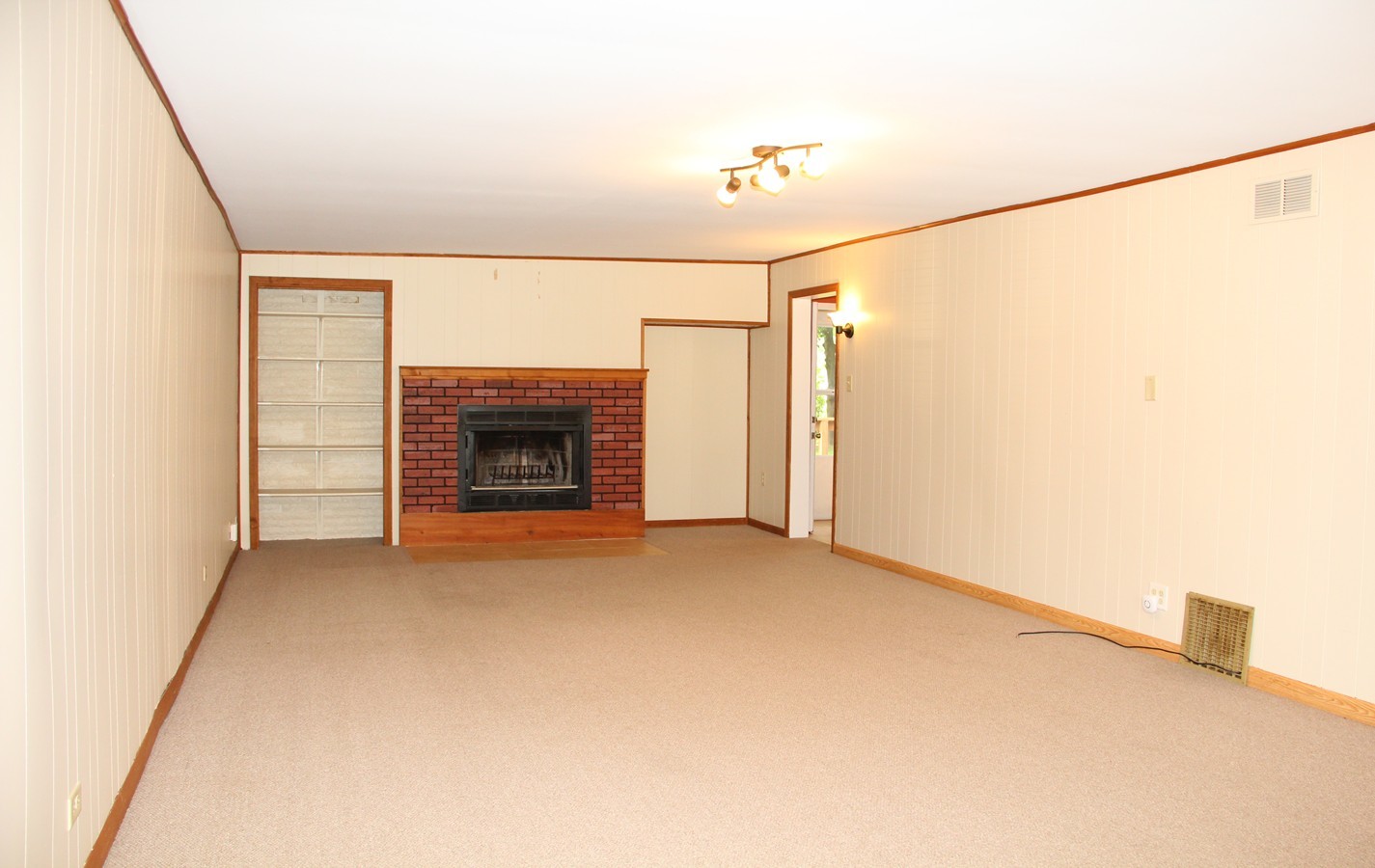 121 68th Street, Darien, IL 60561