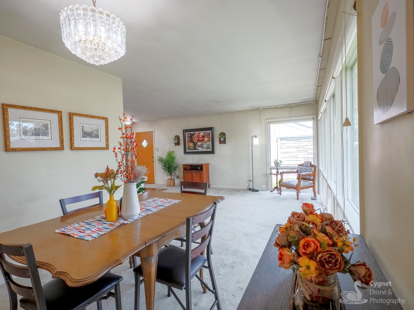 8748 N Olcott Avenue, Niles, IL 60714