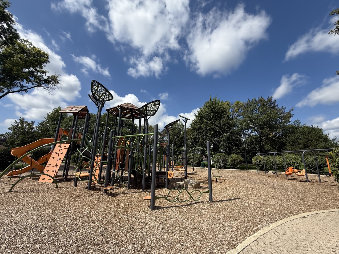 8748 N Olcott Avenue, Niles, IL 60714