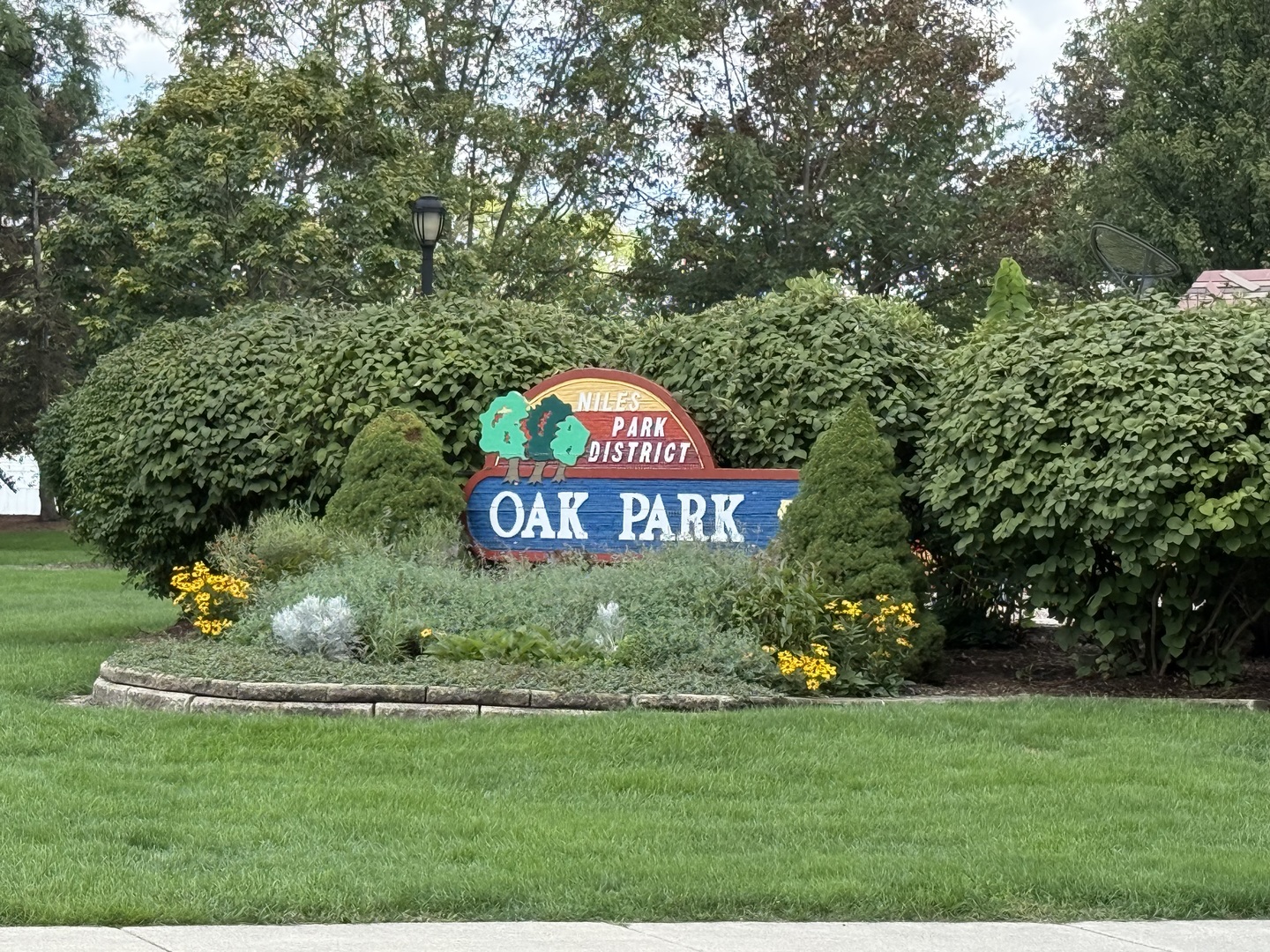 8748 N Olcott Avenue, Niles, IL 60714