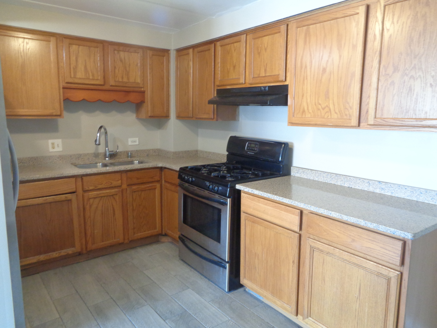 10805 S LLOYD Drive #8, Worth, IL 60482