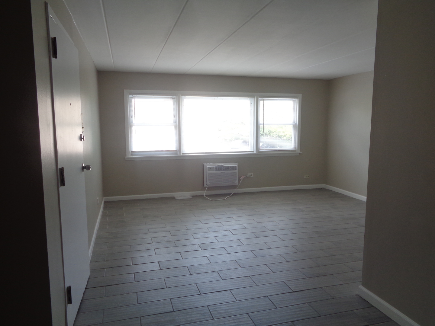 10805 S LLOYD Drive #8, Worth, IL 60482