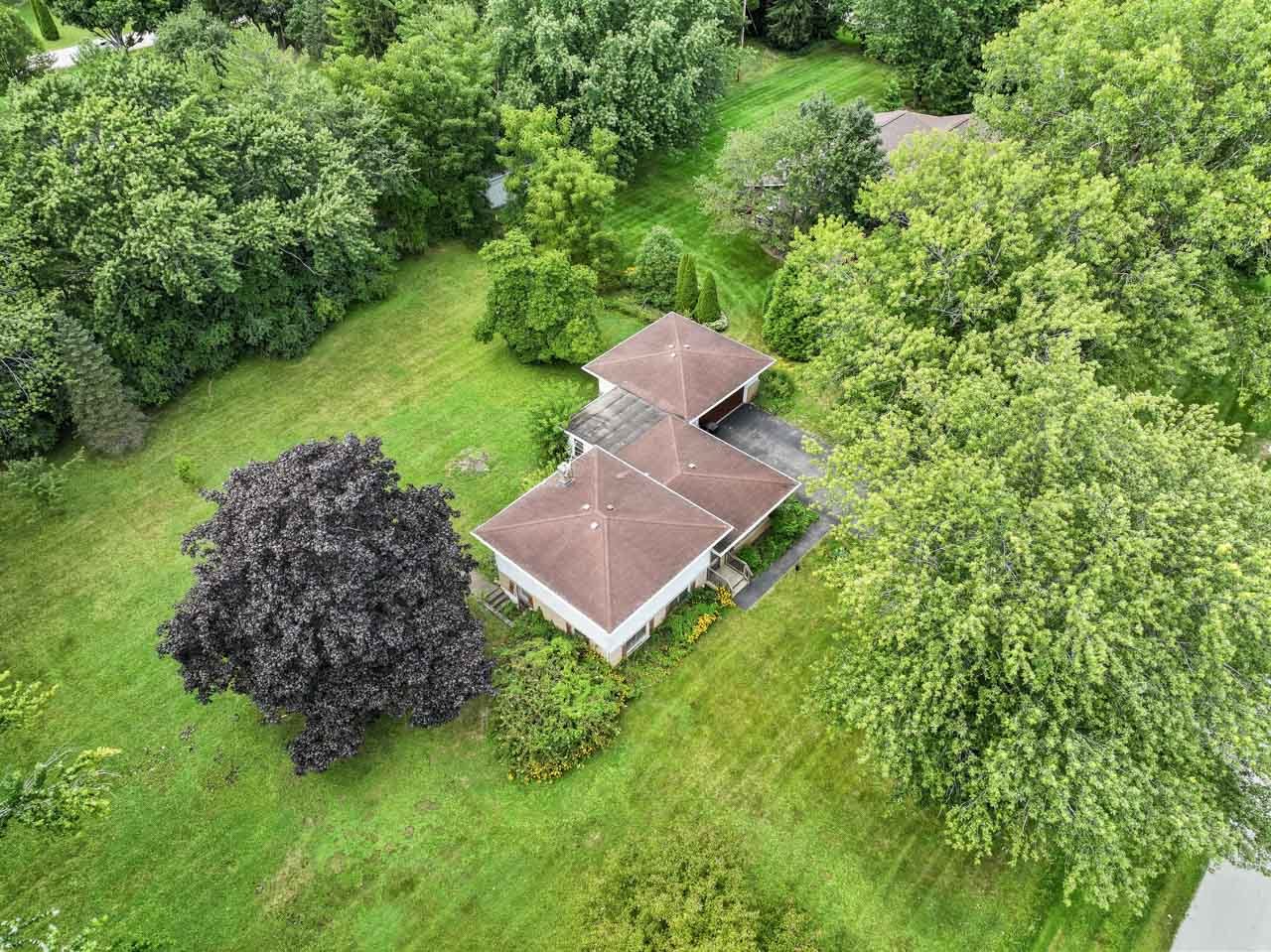 2257 Shannondale Drive, Green Oaks, IL 60048