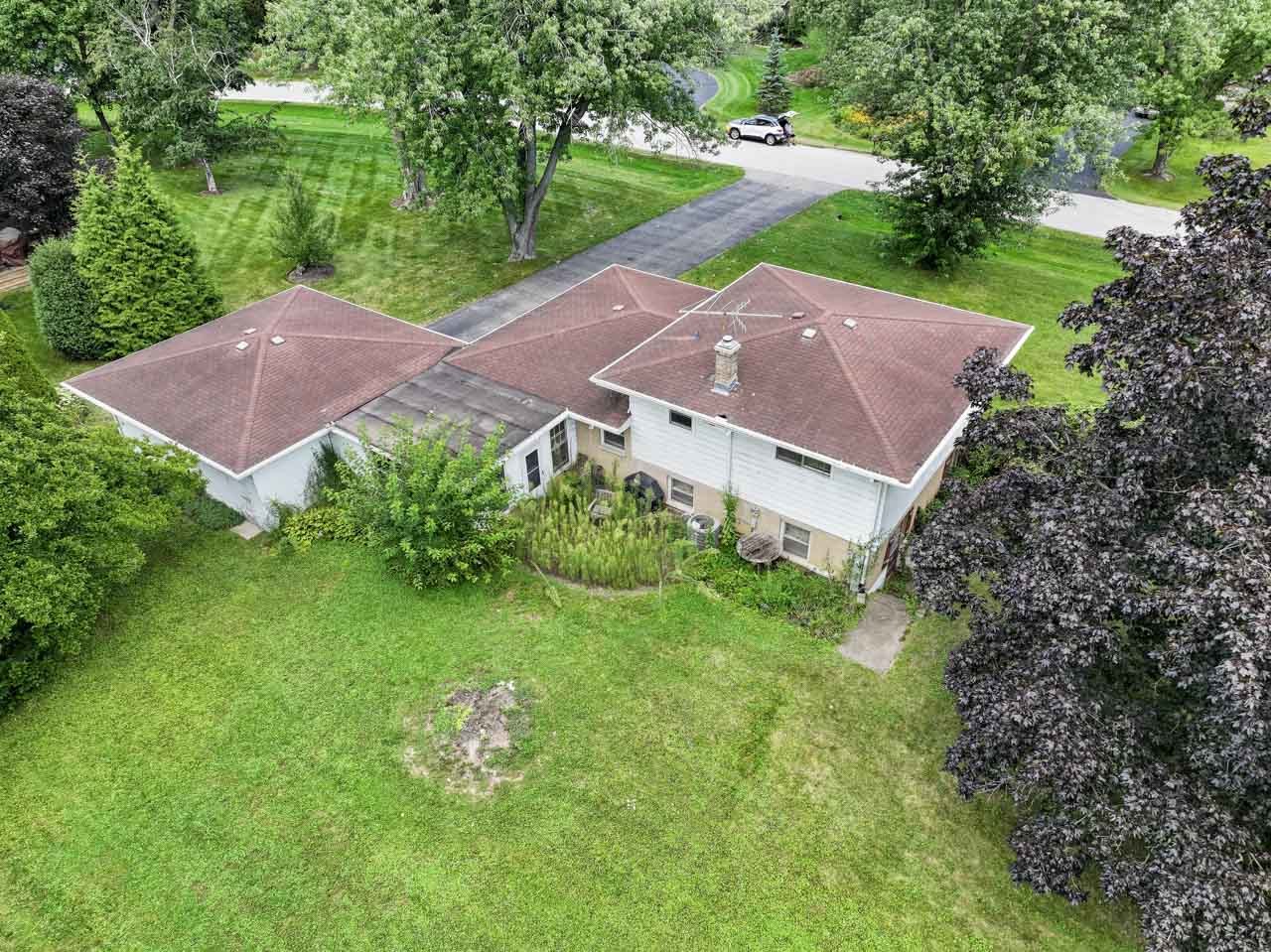 2257 Shannondale Drive, Green Oaks, IL 60048