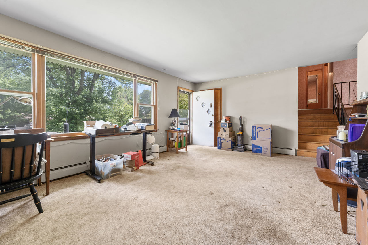 2257 Shannondale Drive, Green Oaks, IL 60048