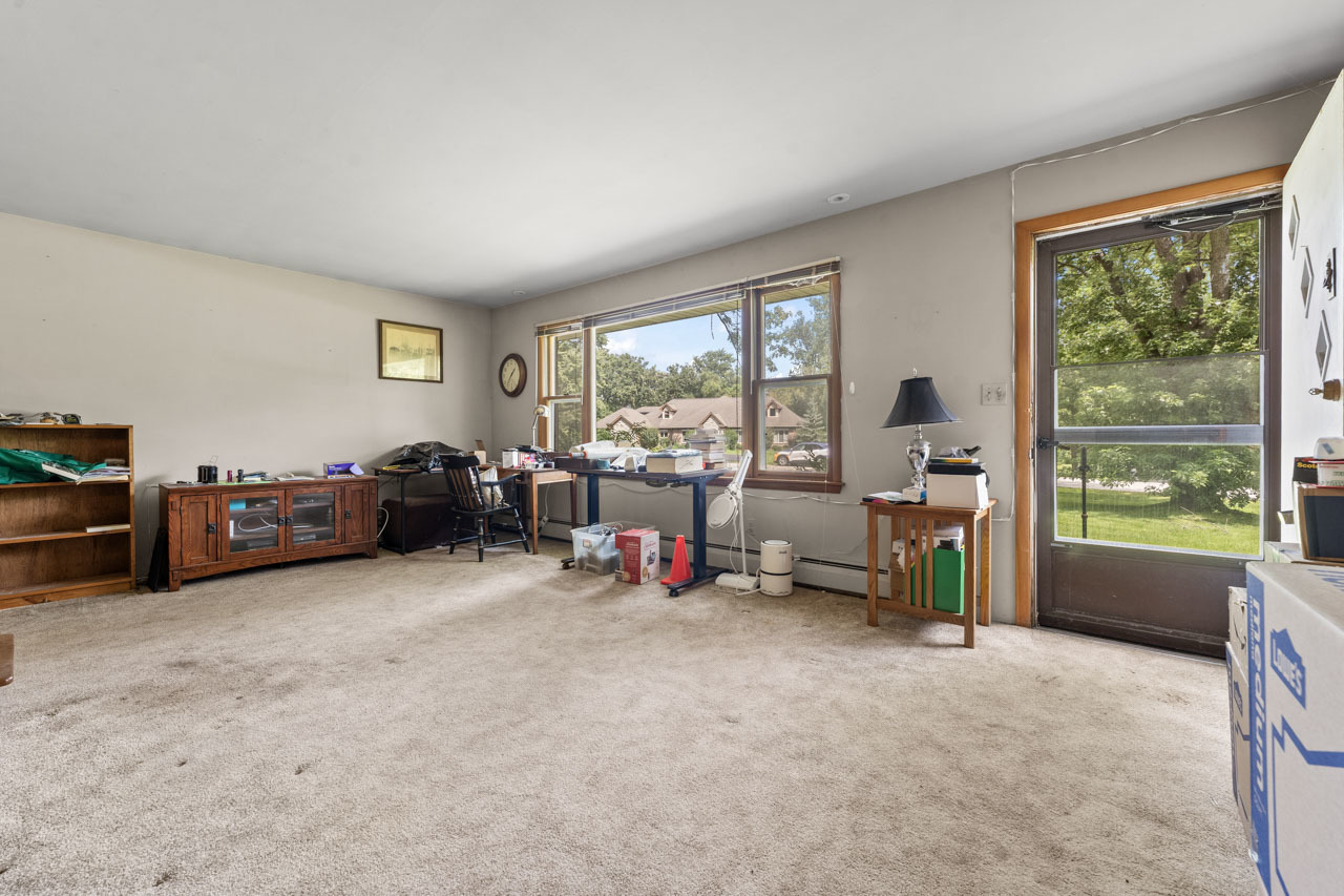 2257 Shannondale Drive, Green Oaks, IL 60048