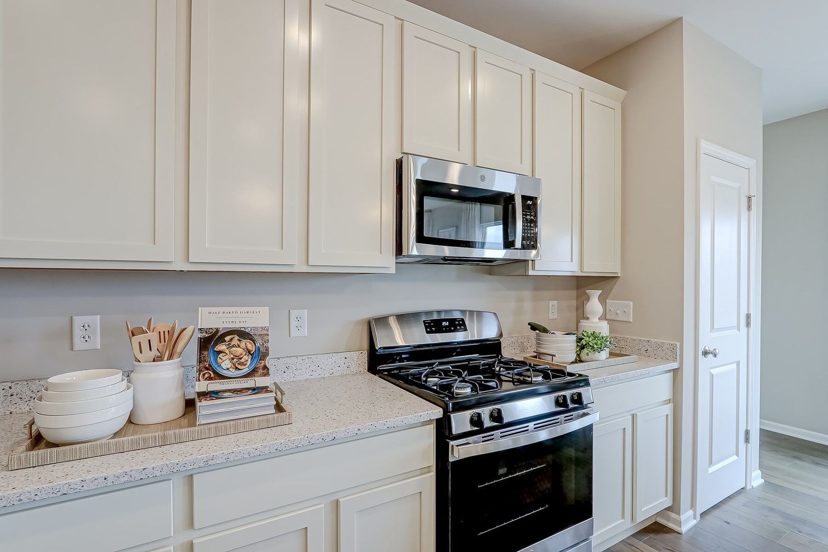 424 Collingwood Road, South Elgin, IL 60177