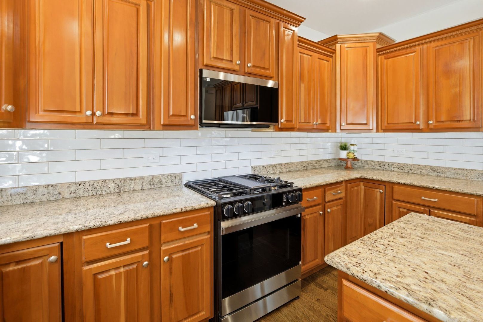 1415 S Addison Avenue, Lombard, IL 60148