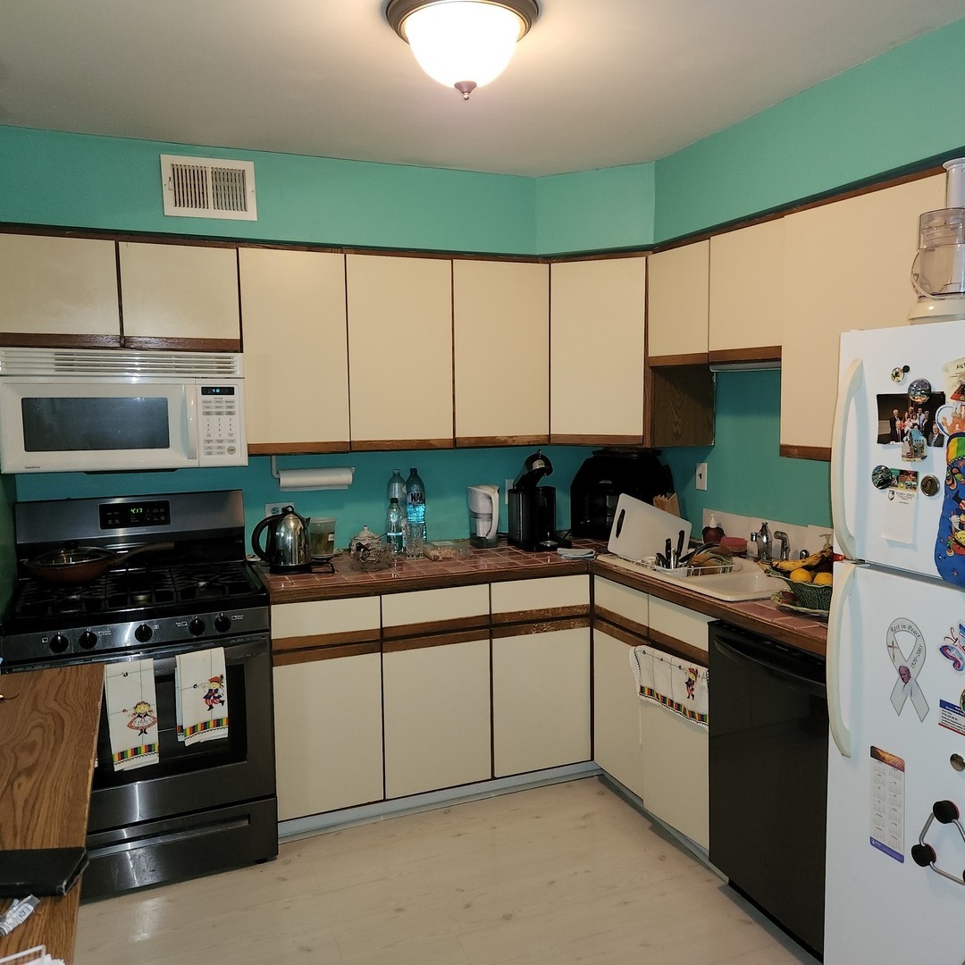 5300 Carriageway Drive #206, Rolling Meadows, IL 60008
