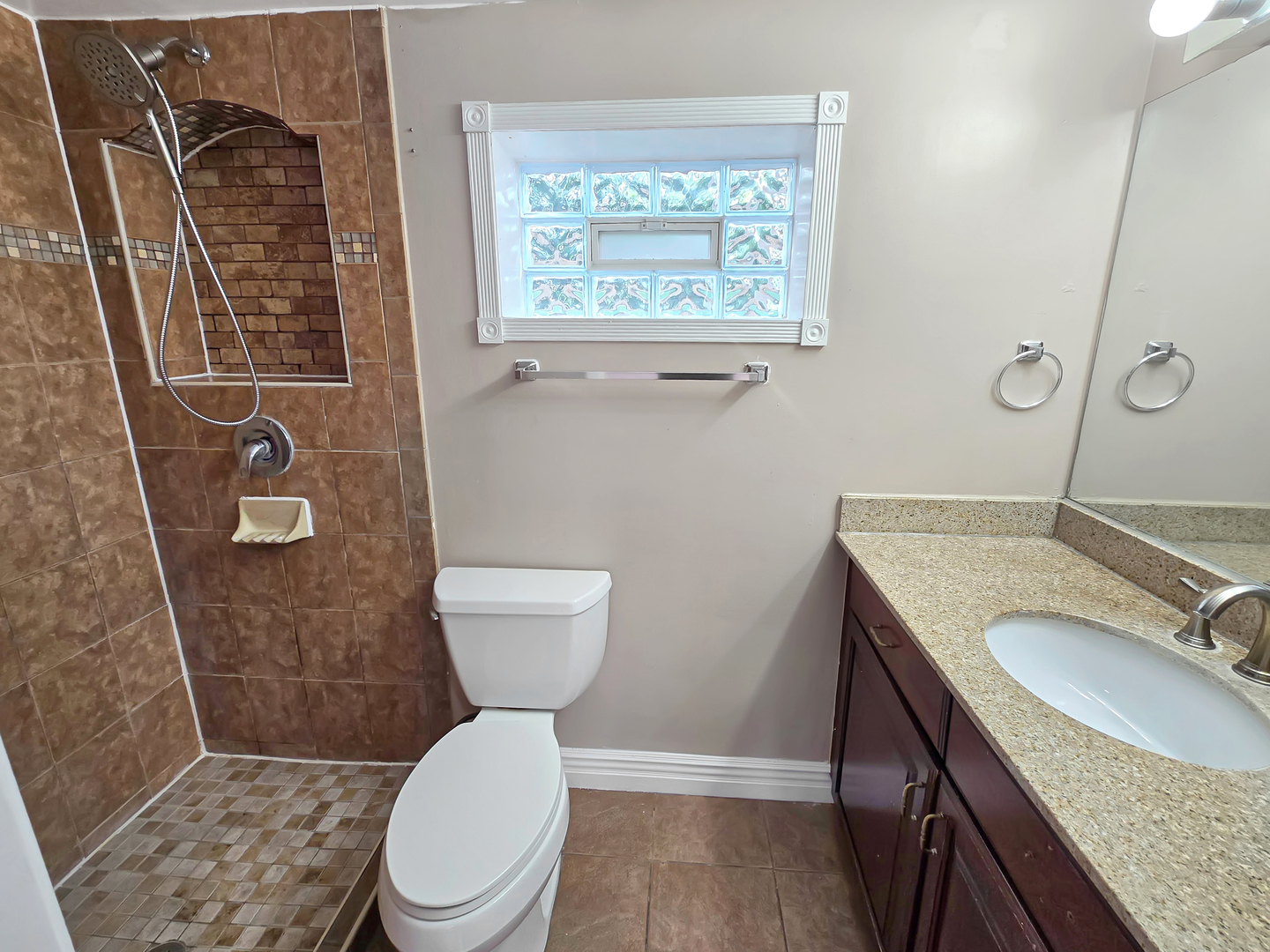 7 Cardinal Lane, Carpentersville, IL 60110
