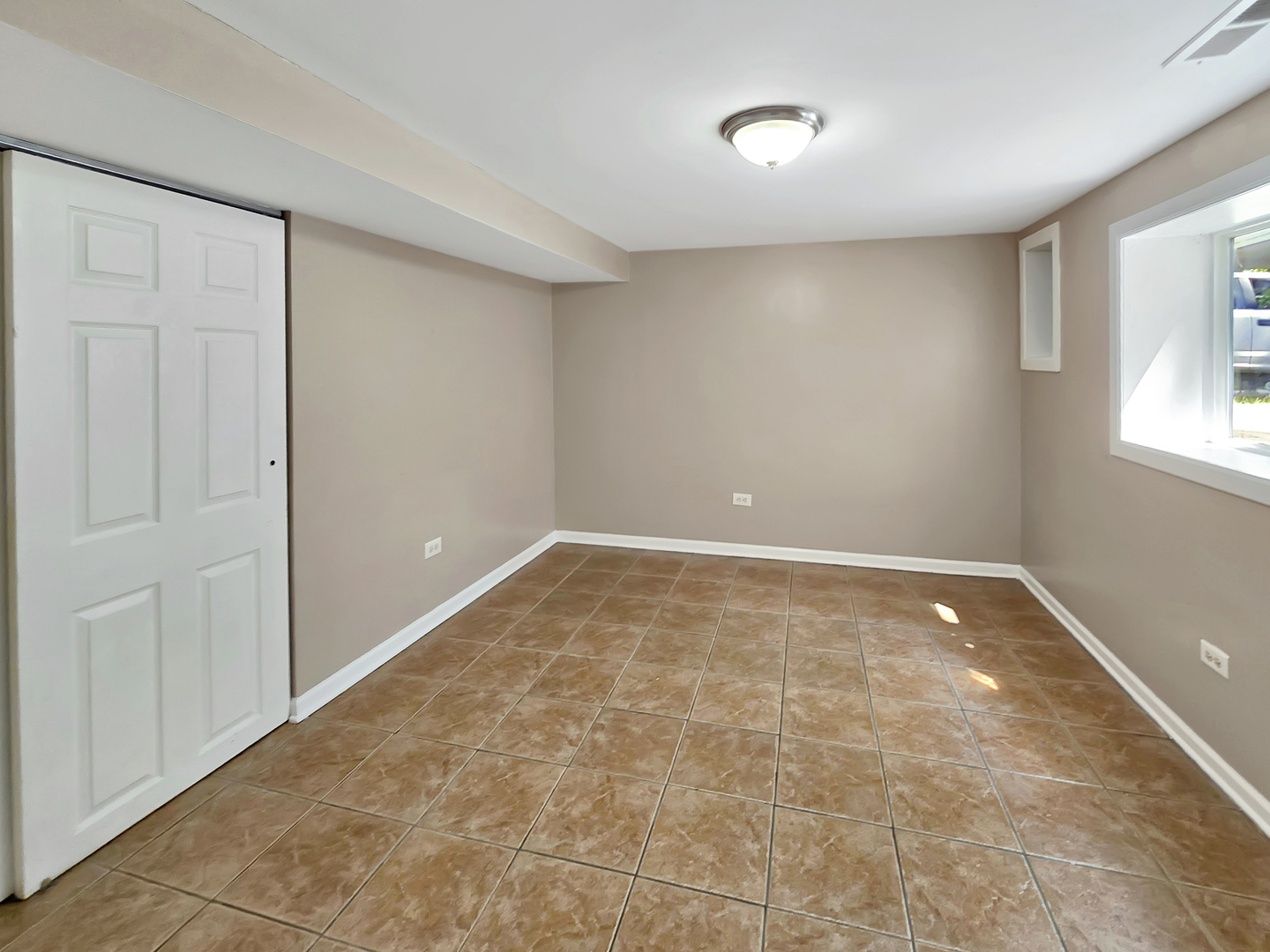 7 Cardinal Lane, Carpentersville, IL 60110