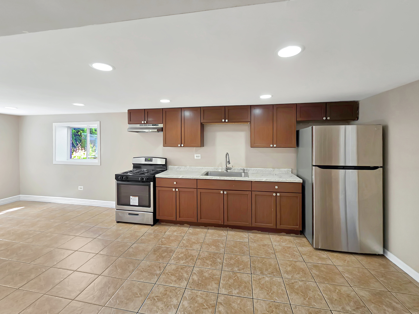 7 Cardinal Lane, Carpentersville, IL 60110