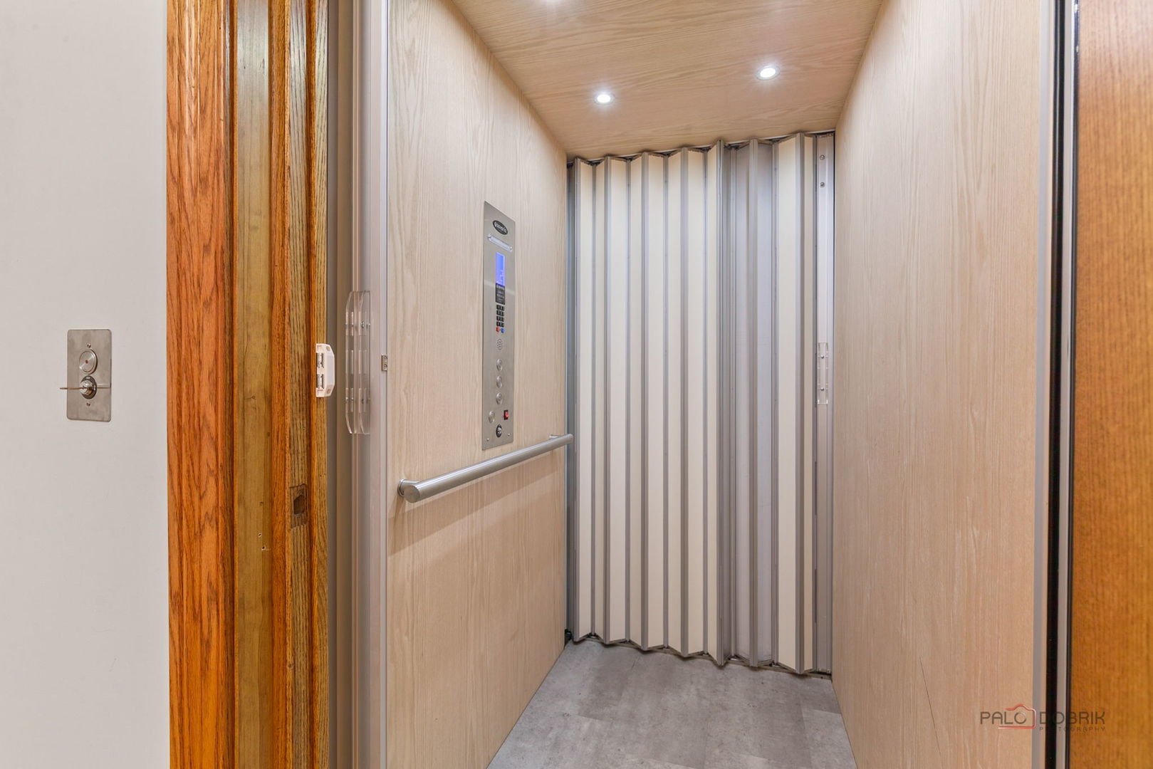 28232 N Gilmer Road, Mundelein, IL 60060