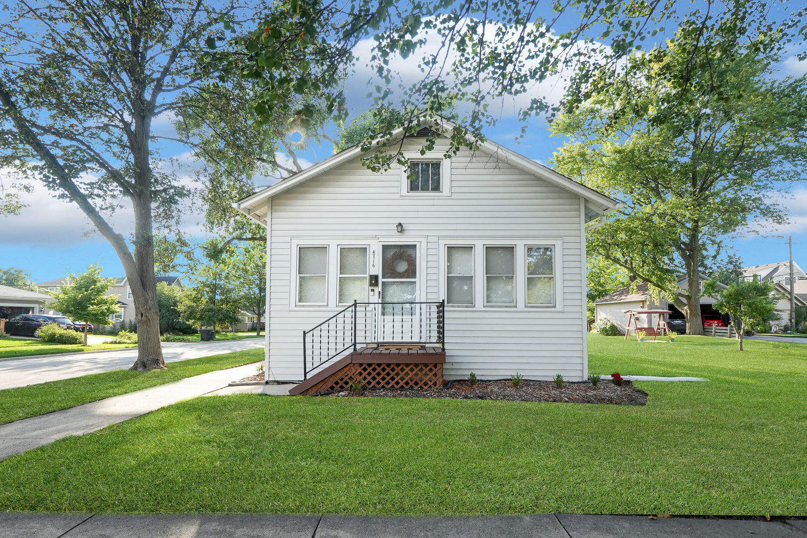 4716 Douglas Road, Downers Grove, IL 60515