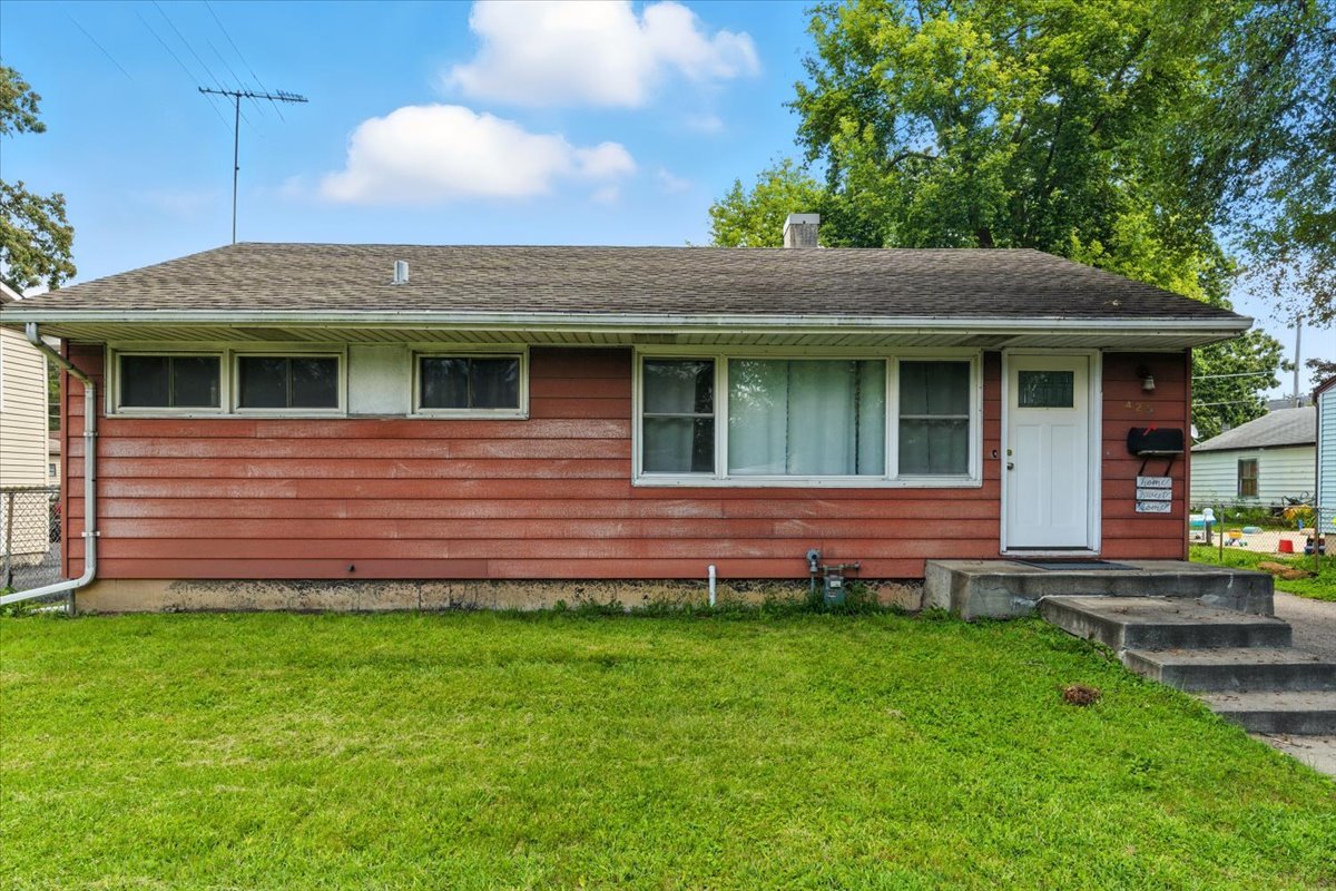425 S Lake Street, Mundelein, IL 60060