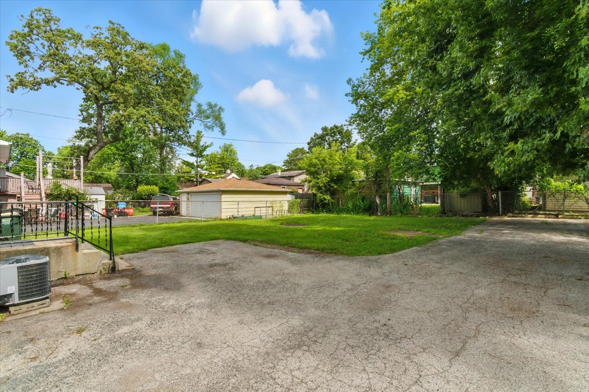 425 S Lake Street, Mundelein, IL 60060