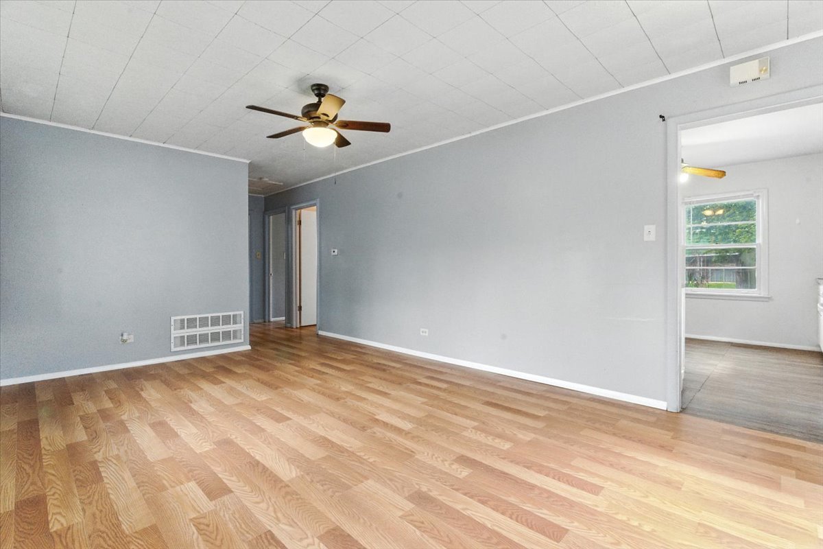 425 S Lake Street, Mundelein, IL 60060