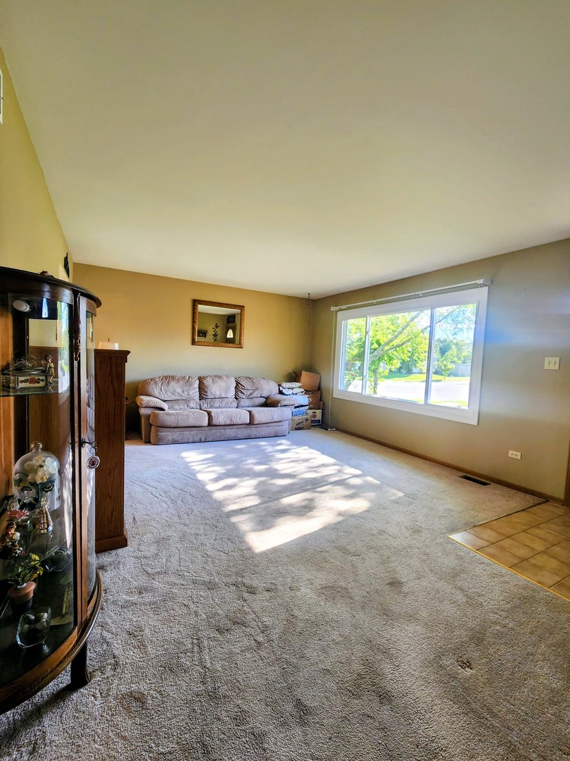 1900 Mystic Drive, Plainfield, IL 60586