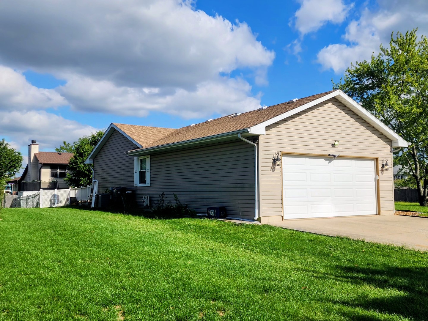 1900 Mystic Drive, Plainfield, IL 60586