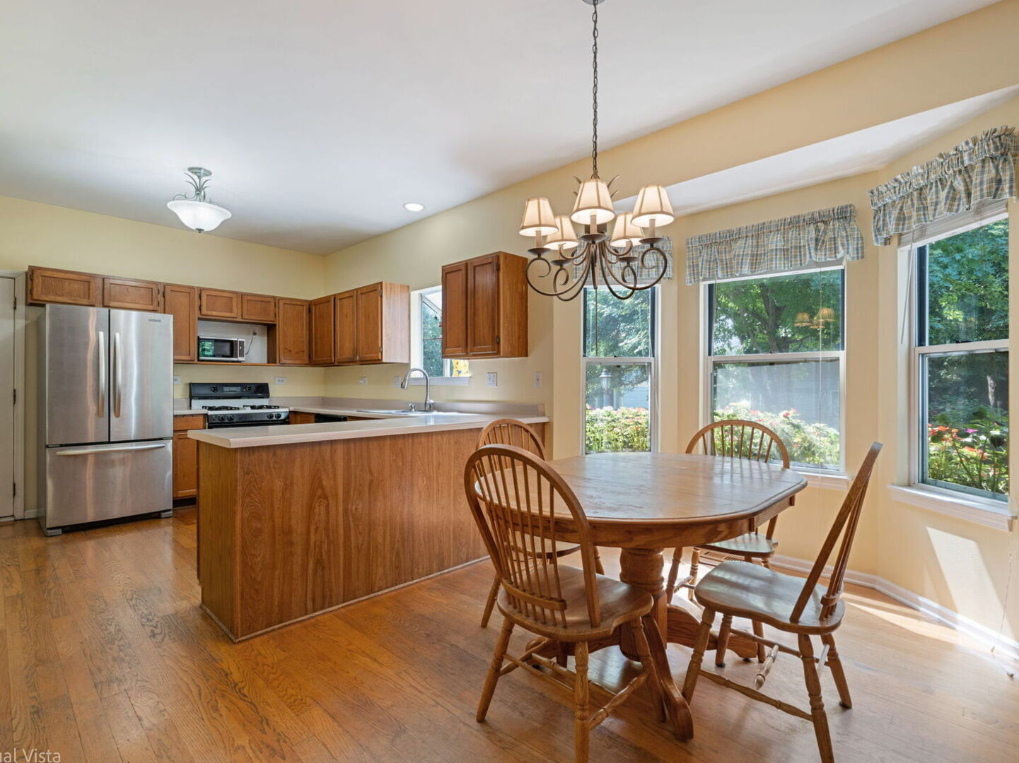 920 Plymouth Court, Algonquin, IL 60102