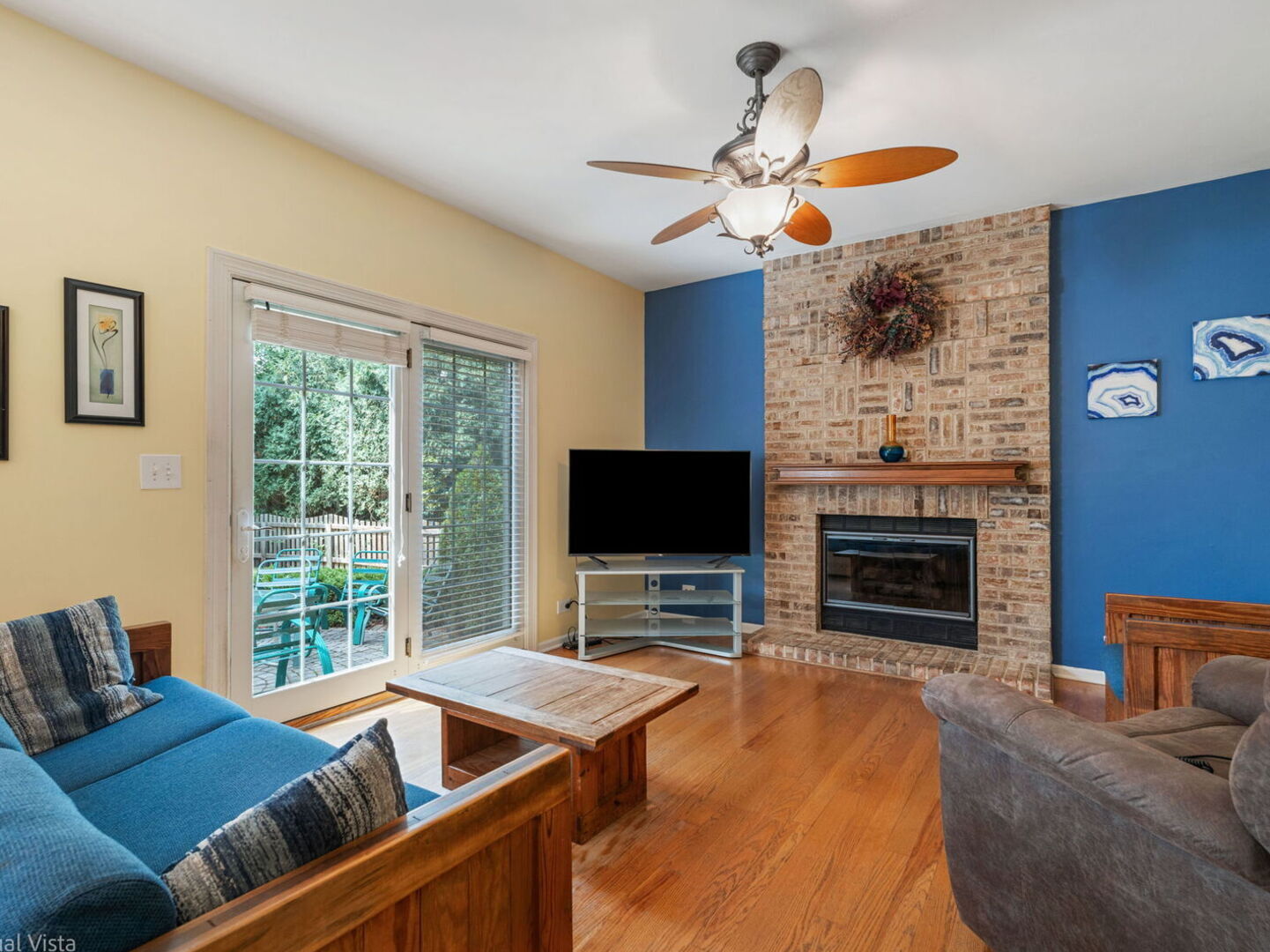 920 Plymouth Court, Algonquin, IL 60102