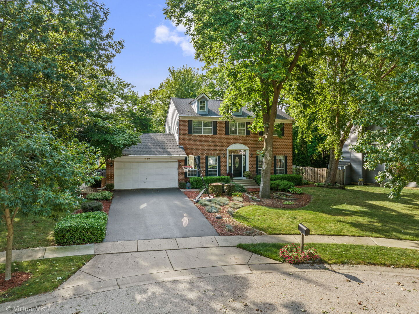 920 Plymouth Court, Algonquin, IL 60102