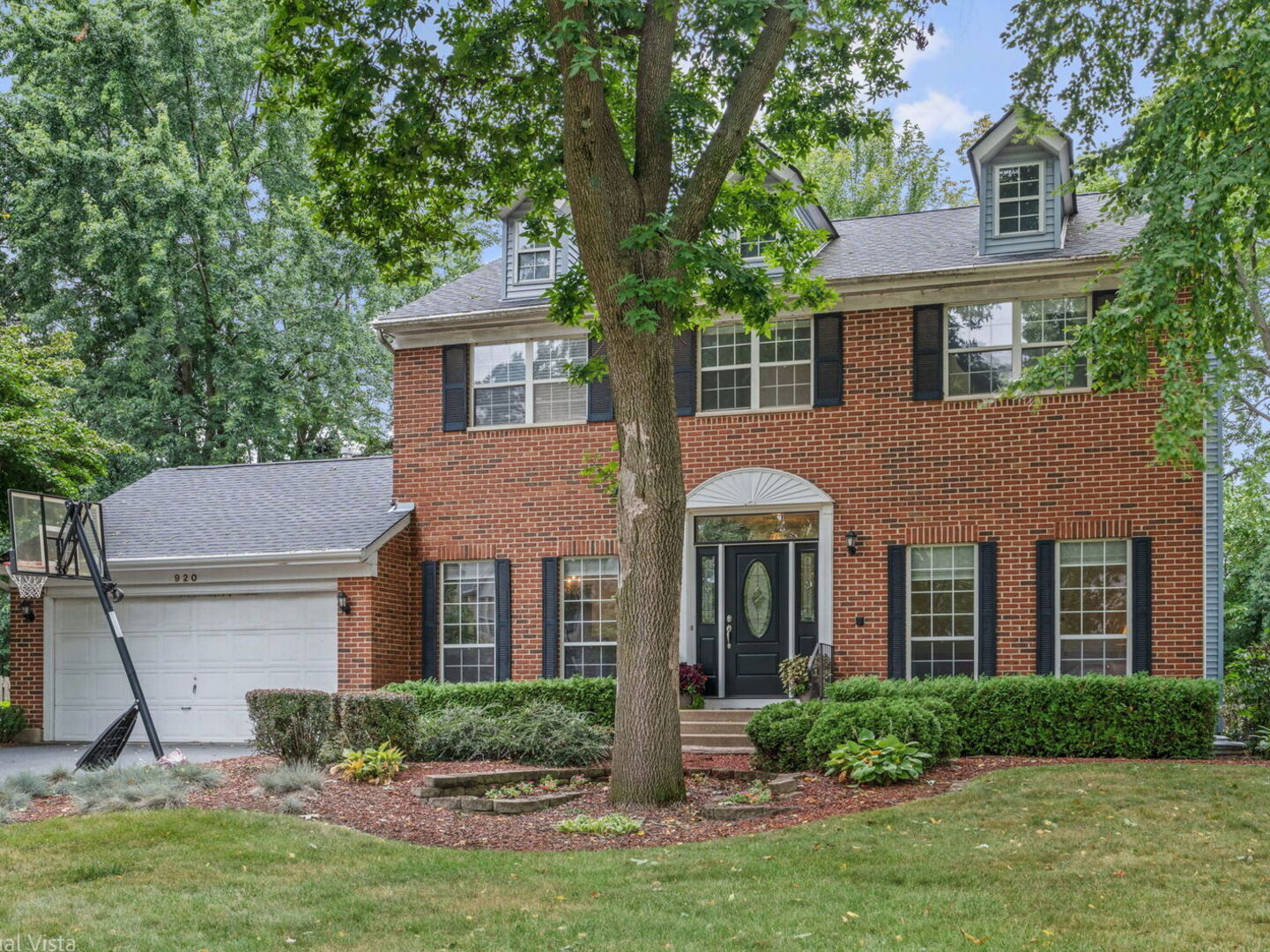 920 Plymouth Court, Algonquin, IL 60102