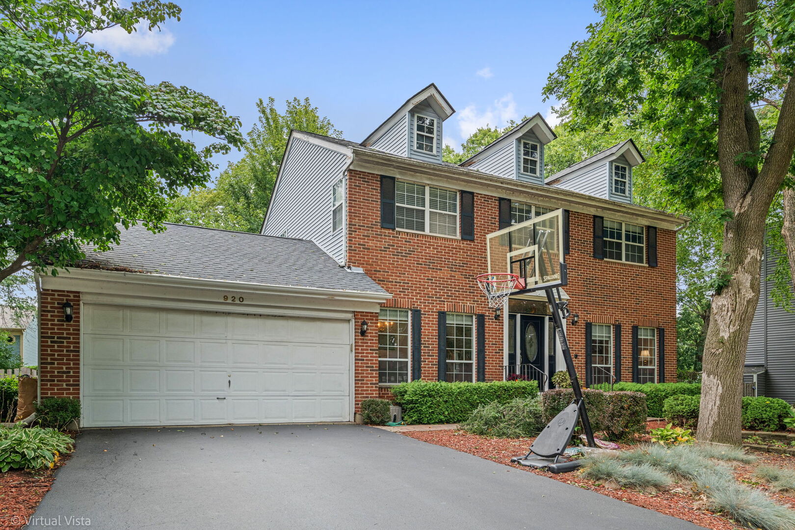 920 Plymouth Court, Algonquin, IL 60102