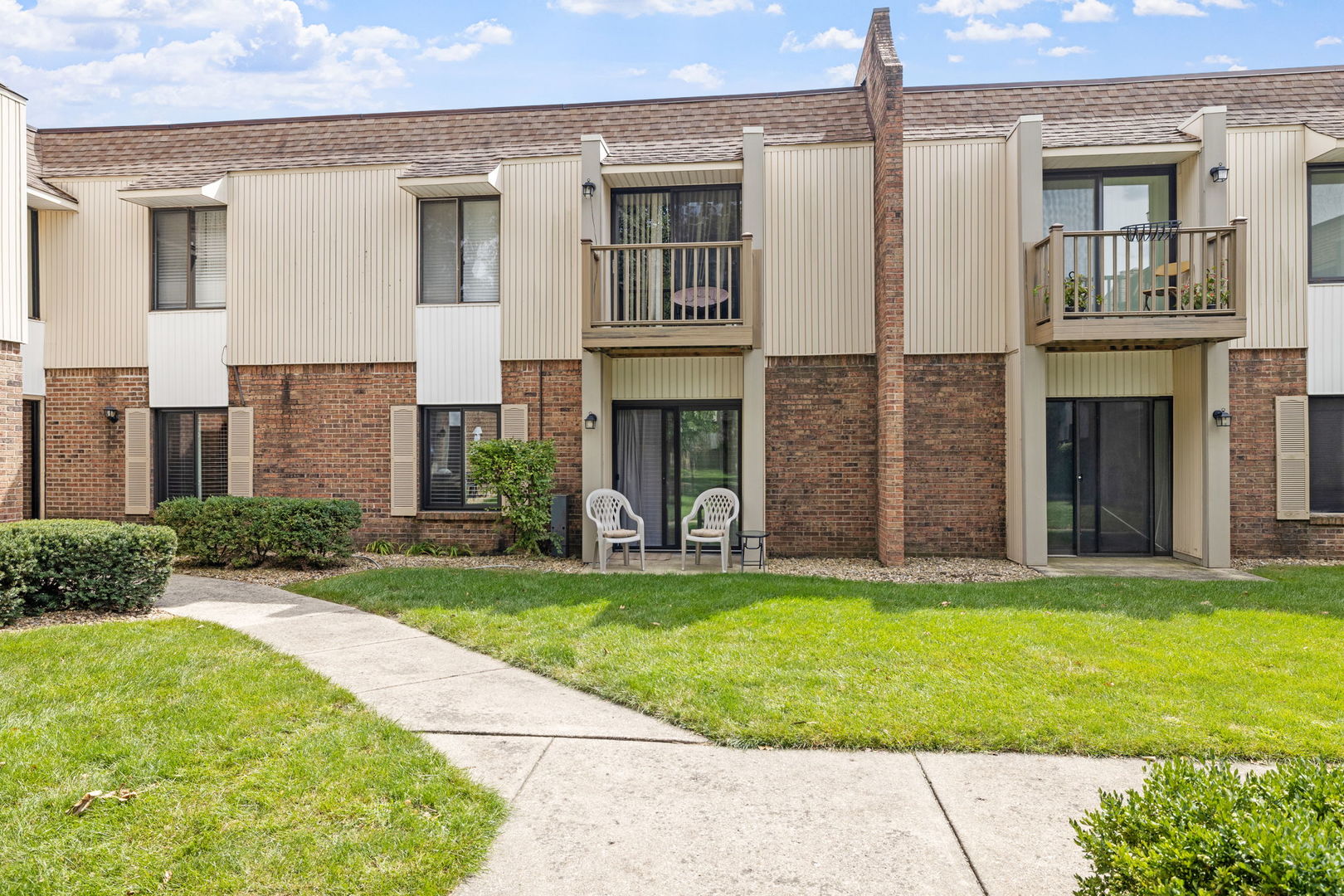 480 74th Street #105, Downers Grove, IL 60516