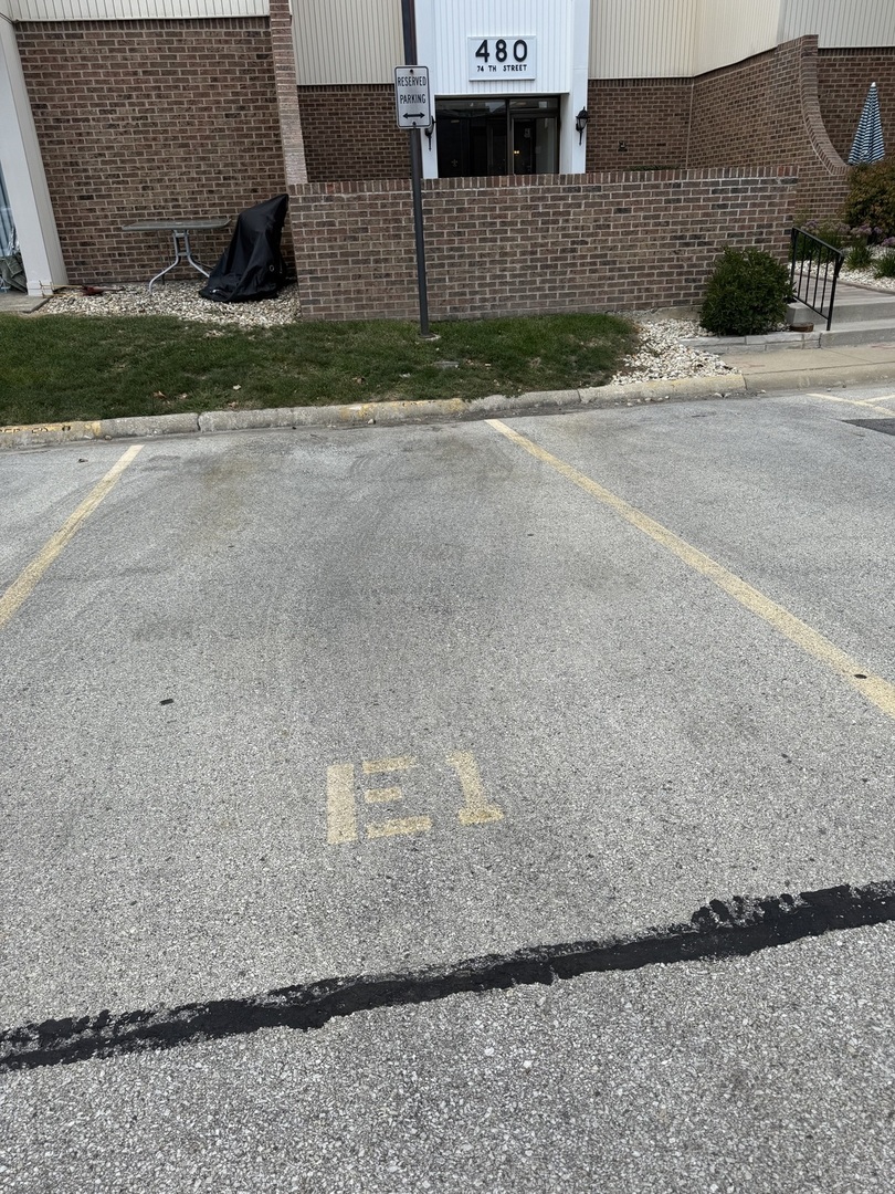 480 74th Street #105, Downers Grove, IL 60516