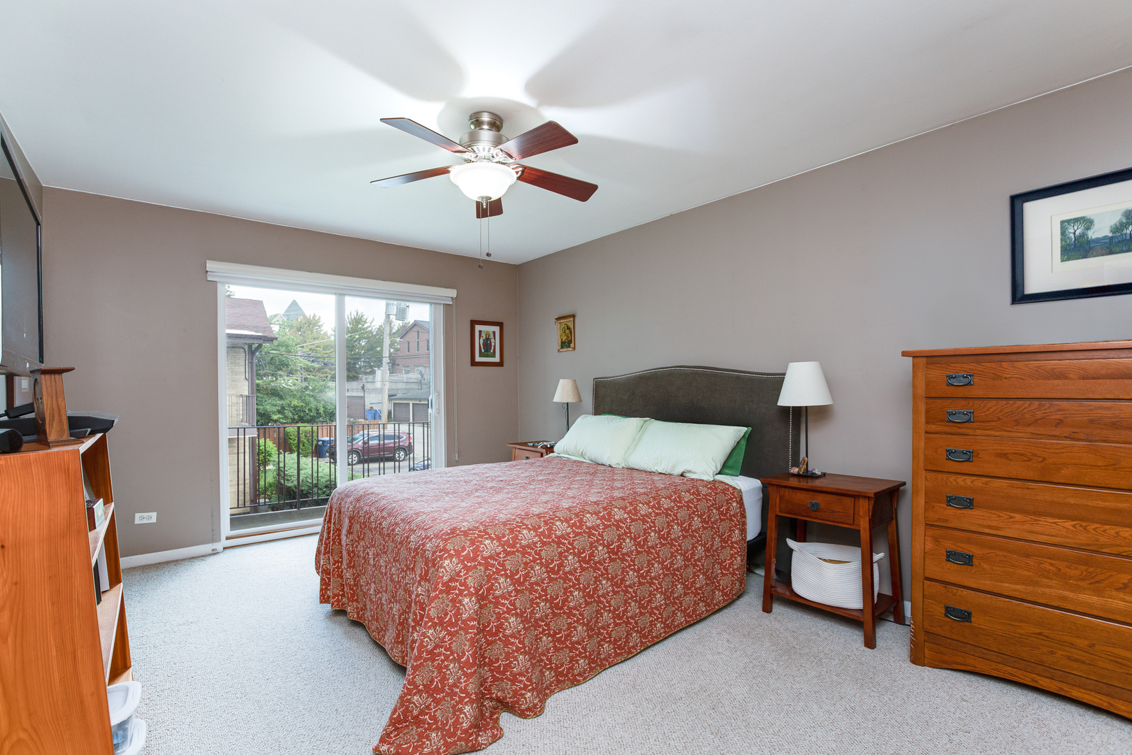 5961 N East Circle Avenue #2D, Chicago, IL 60631
