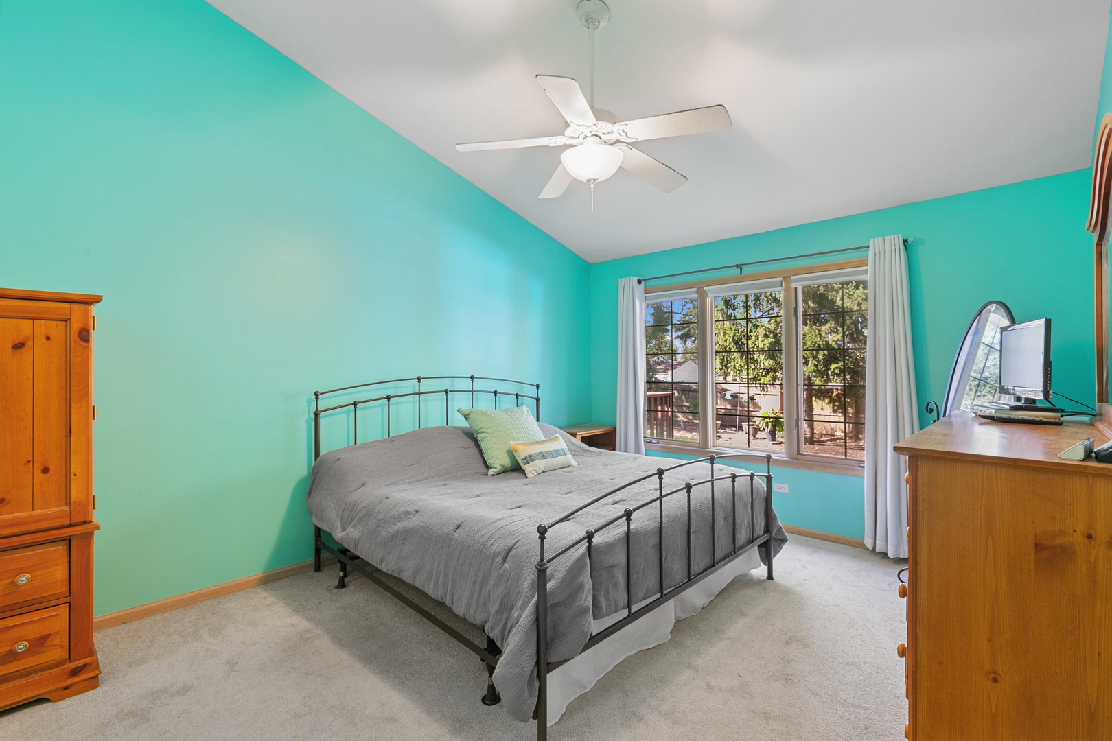 18330 Pond View Court, Tinley Park, IL 60477