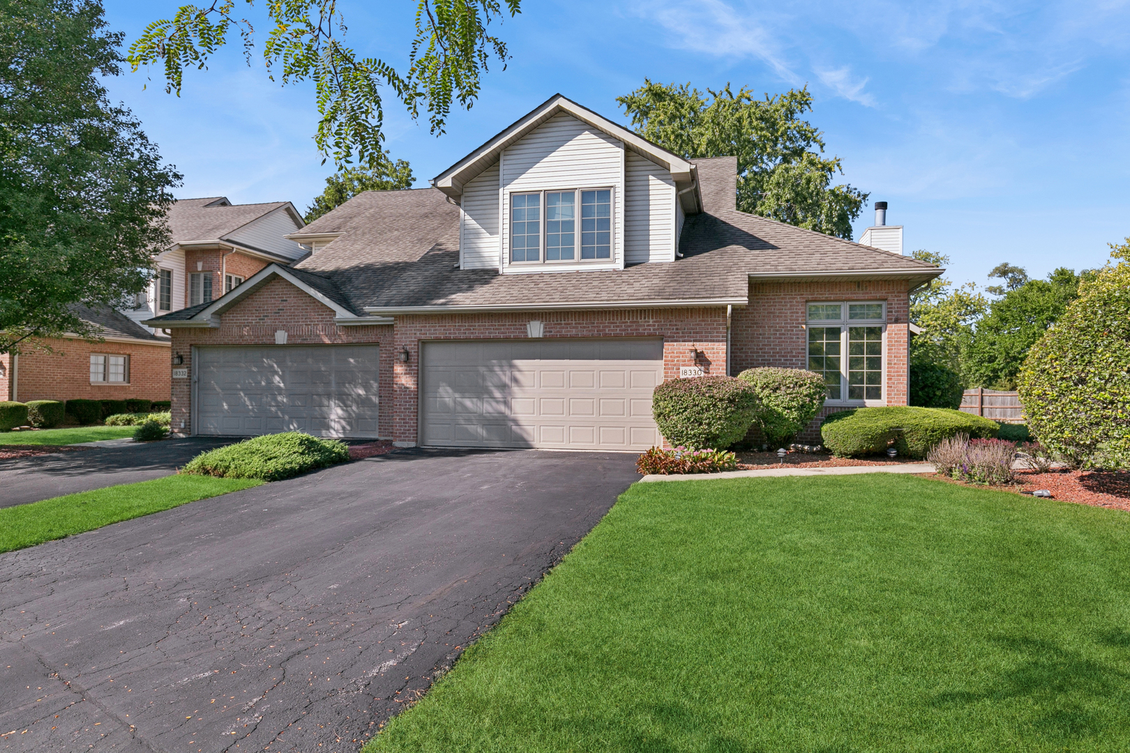 18330 Pond View Court, Tinley Park, IL 60477