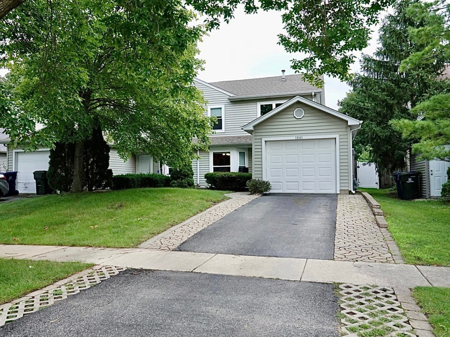 1881 Appaloosa Drive, Naperville, IL 60565
