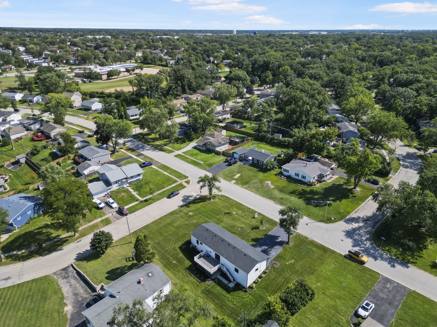 2852 Everglade Avenue, Woodridge, IL 60517