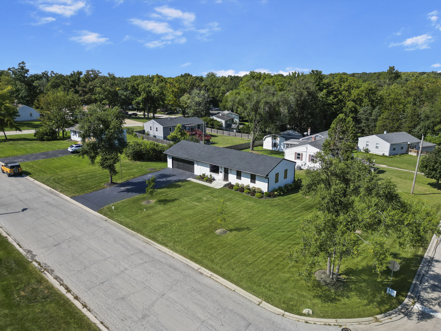2852 Everglade Avenue, Woodridge, IL 60517