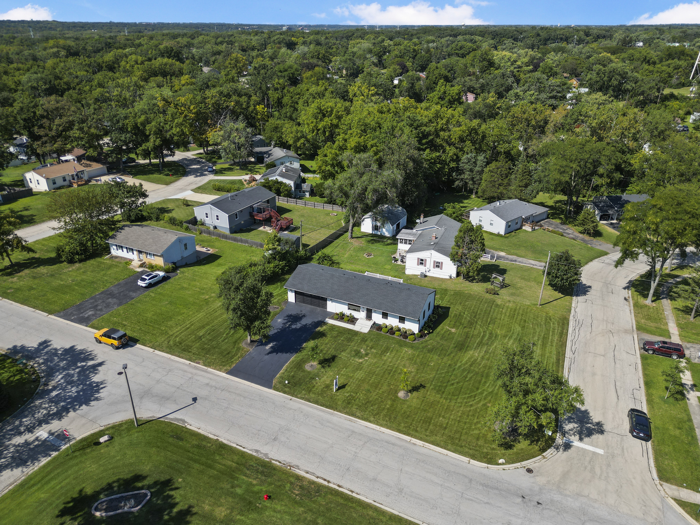 2852 Everglade Avenue, Woodridge, IL 60517